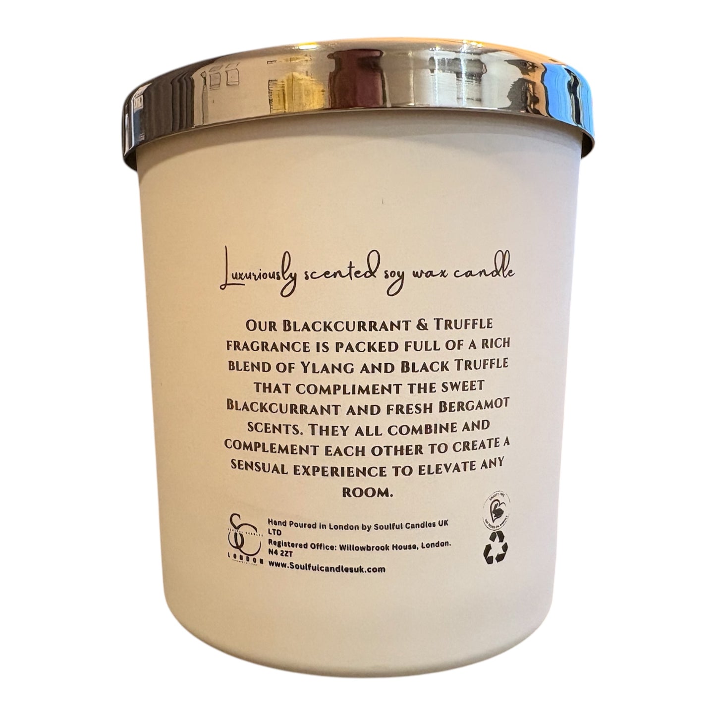 Blackcurrant & Truffle: A luxurious blend of juicy blackcurrants and creamy truffle for a warm, indulgent aroma.