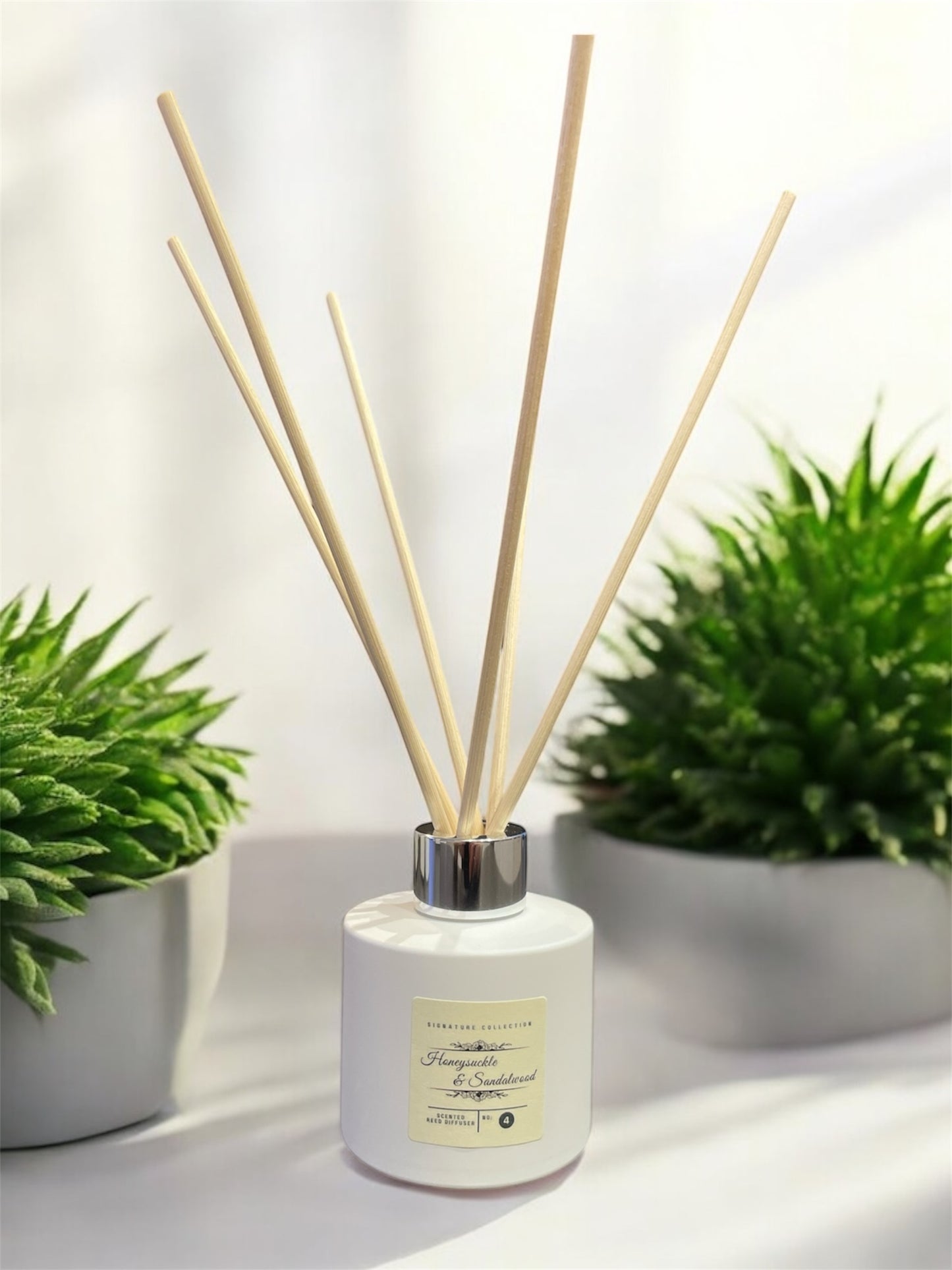 Honeysuckle & Sandalwood Reed Diffuser (100ml) – Warm, Long‑Lasting Floral Woods