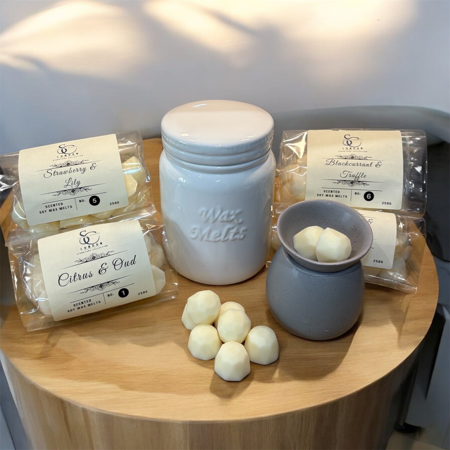 Hand Finished Ceramic Wax Melt Jar with Silicone Seal Lid