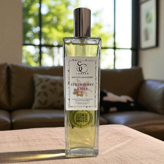 Strawberry & Lily luxury room spray 100ml, alcohol‑free, handmade in London
Fruit-floral room spray with strawberry and lily notes in an elegant bottle