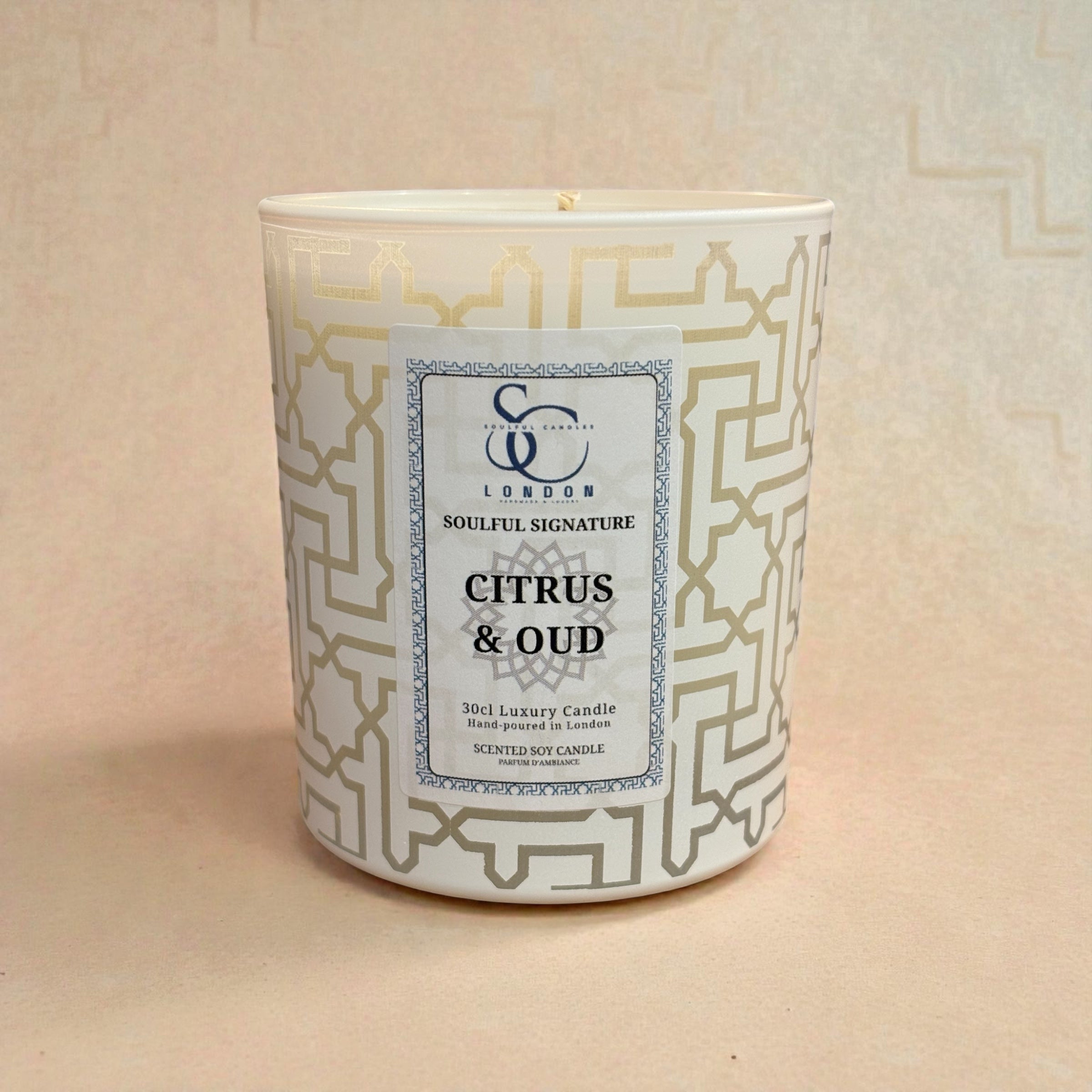 Citrus & Oud luxury soy candle 30cl in geometric engraved glass with peelable label