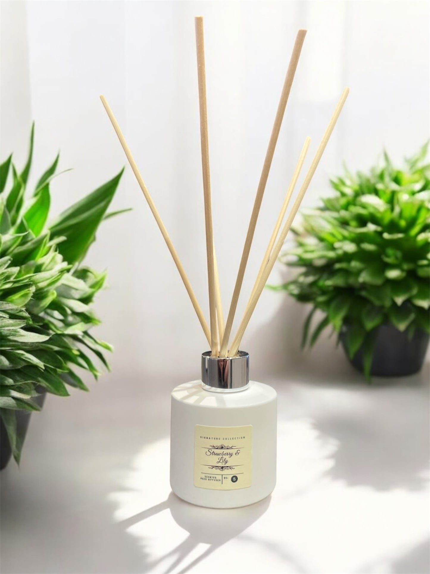 Strawberry & Lily 100ml Reed Diffuser | Elegant Floral Scent