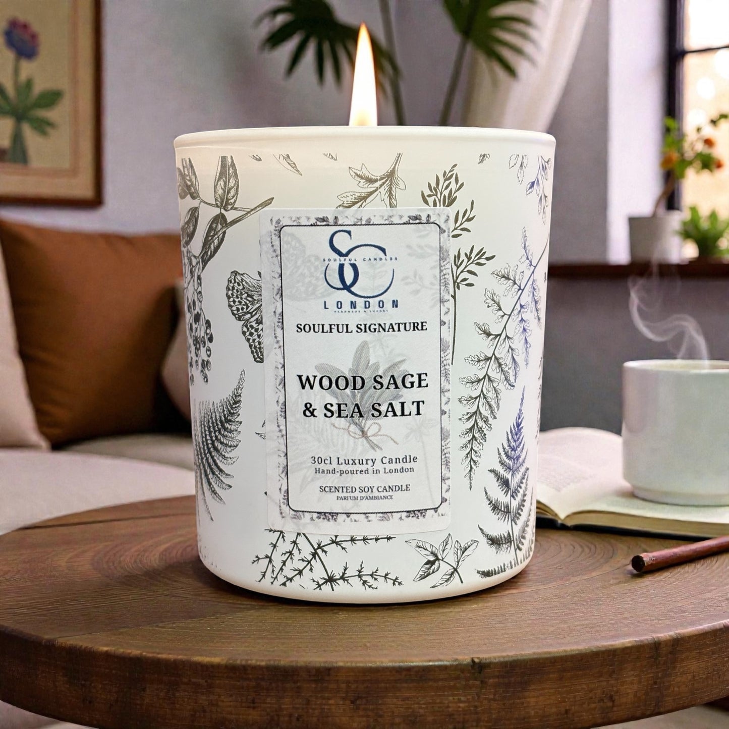 Salvia de madera y sal marina: inspirada en las brisas costeras, esta fragancia combina la frescura de la salvia con la frescura de la sal marina.