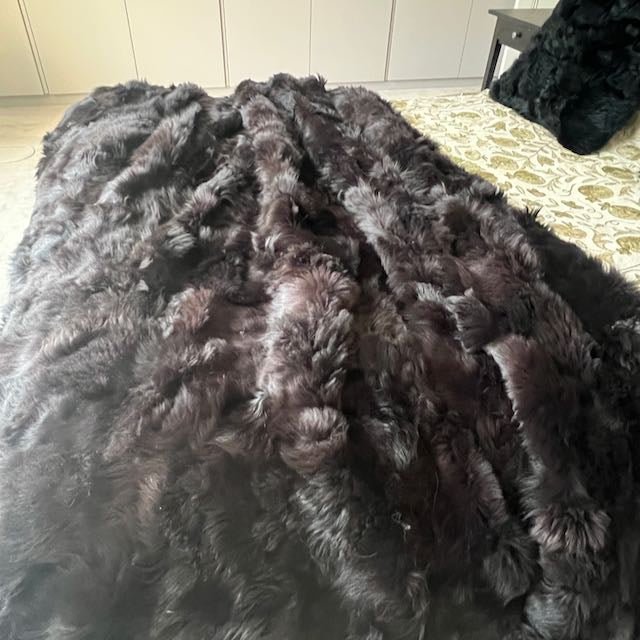 Tuscan Shearling Throw | Fur Blanket | Sheepskin Rug | Dark Chocolate